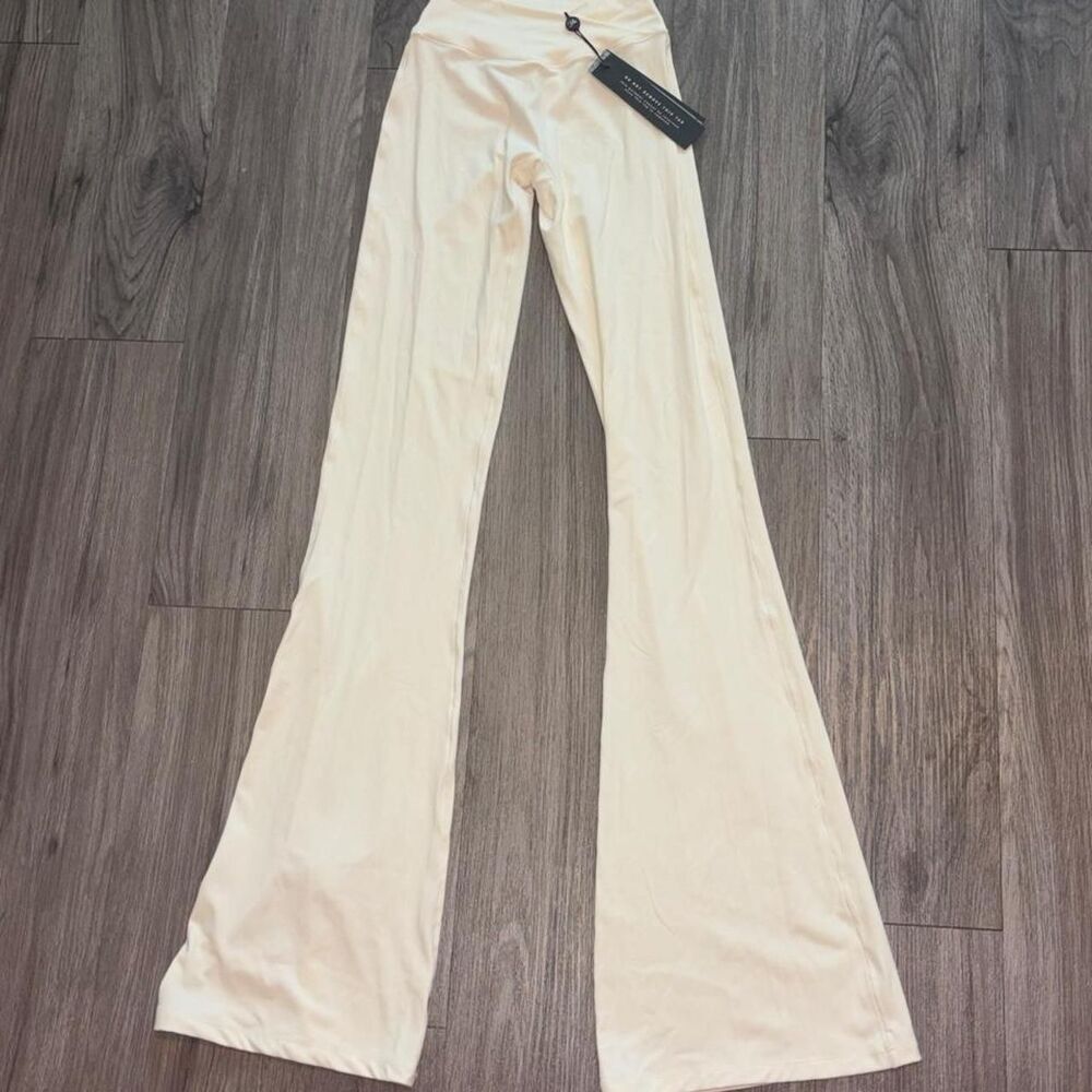 YoungLA Women's Vital Flare Leggings Cream, Size XS